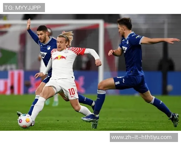 足球的电眼助力比赛分析提升战术水平的全新视角与应用探索